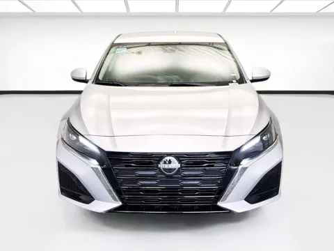 Photos of 2023 Nissan Altima 2.5 SV for sale in Montclair, CA at STG Montclair