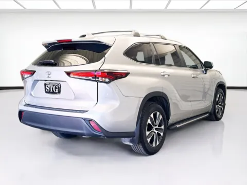 More photos of 2024 Toyota Highlander XLE at STG Montclair, CA