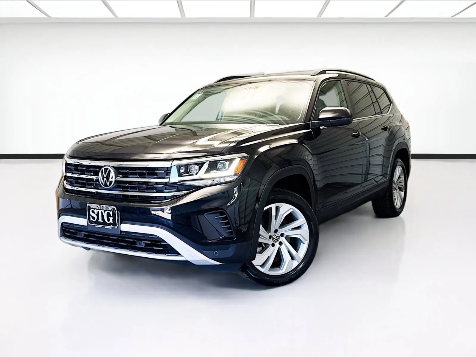 Black 2022 Volkswagen Atlas 3.6L V6 SE w/Technology for sale in Montclair, CA