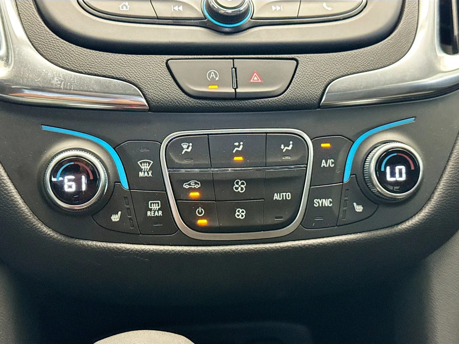 2024 Chevrolet Equinox LT photo 3