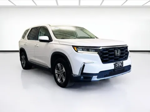 Another view of 2023 Honda Pilot EX-L 7 Passenger for sale in Montclair, CA at STG Montclair