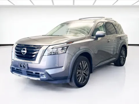 Gray 2022 Nissan Pathfinder SL for sale in Montclair, CA