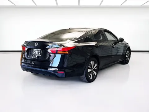 More photos of 2021 Nissan Altima 2.5 SV at STG Montclair, CA
