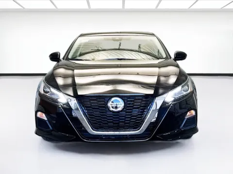 Photos of 2021 Nissan Altima 2.5 SV for sale in Montclair, CA at STG Montclair