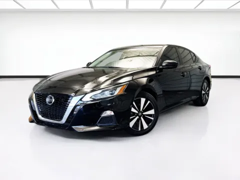 Black 2021 Nissan Altima 2.5 SV for sale in Montclair, CA