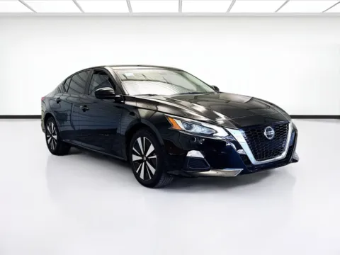 Another view of 2021 Nissan Altima 2.5 SV for sale in Montclair, CA at STG Montclair