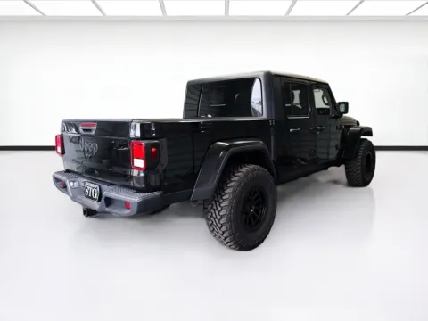 More photos of 2022 Jeep Gladiator Altitude at STG Montclair, CA