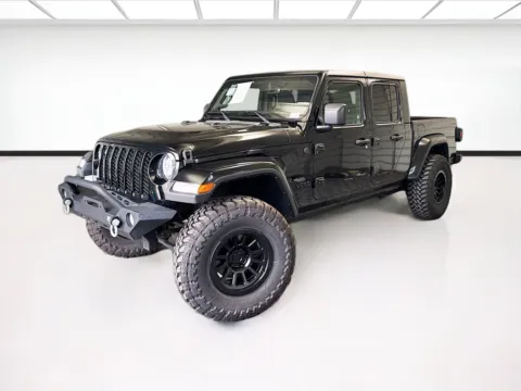 Black 2022 Jeep Gladiator Altitude for sale in Montclair, CA