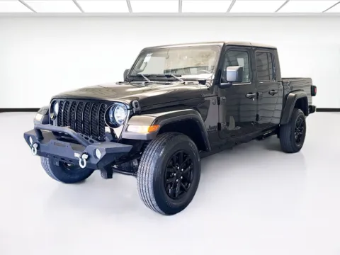 Black 2022 Jeep Gladiator Altitude for sale in Montclair, CA
