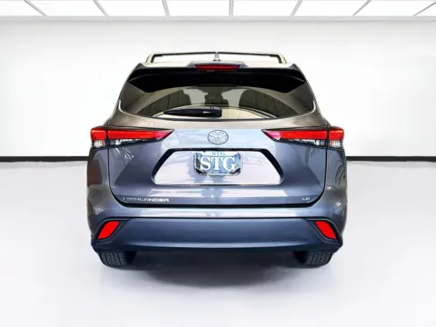 More photos of 2022 Toyota Highlander LE at STG Montclair, CA