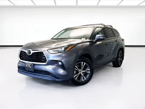 Gray 2022 Toyota Highlander LE for sale in Montclair, CA
