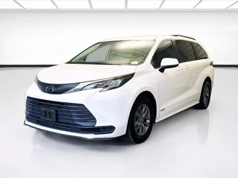 White 2021 Toyota Sienna LE 8 Passenger for sale in Montclair, CA