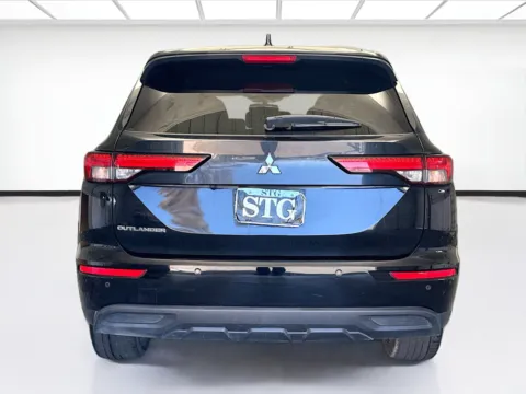 More photos of 2022 Mitsubishi Outlander ES at STG Montclair, CA