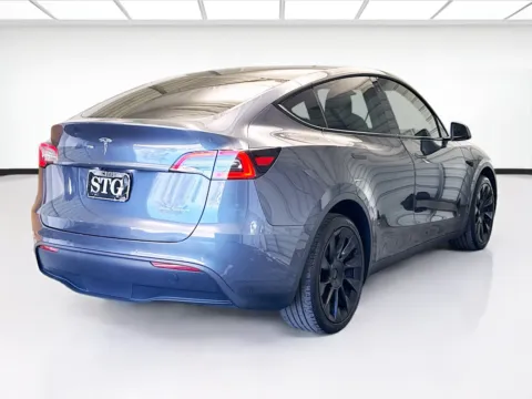 More photos of 2022 Tesla Model Y Long Range at STG Montclair, CA