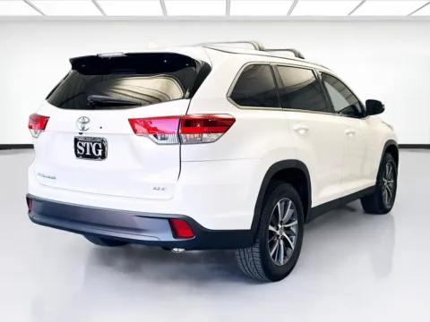 More photos of 2019 Toyota Highlander at STG Montclair, CA