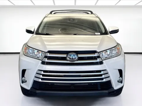 Photos of 2019 Toyota Highlander for sale in Montclair, CA at STG Montclair