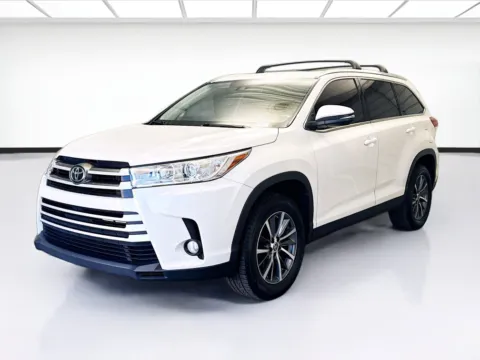 White 2019 Toyota Highlander for sale in Montclair, CA