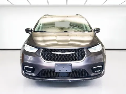 Photos of 2022 Chrysler Pacifica Touring L for sale in Montclair, CA at STG Montclair