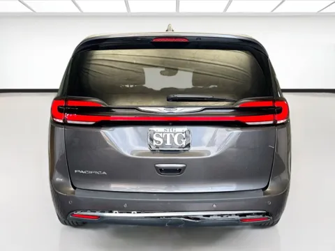 More photos of 2022 Chrysler Pacifica Touring L at STG Montclair, CA