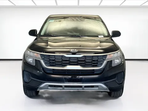 Photos of 2021 Kia Seltos LX for sale in Montclair, CA at STG Montclair