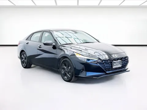 Another view of 2022 Hyundai Elantra SEL for sale in Montclair, CA at STG Montclair