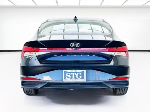 More photos of 2022 Hyundai Elantra SEL at STG Montclair, CA