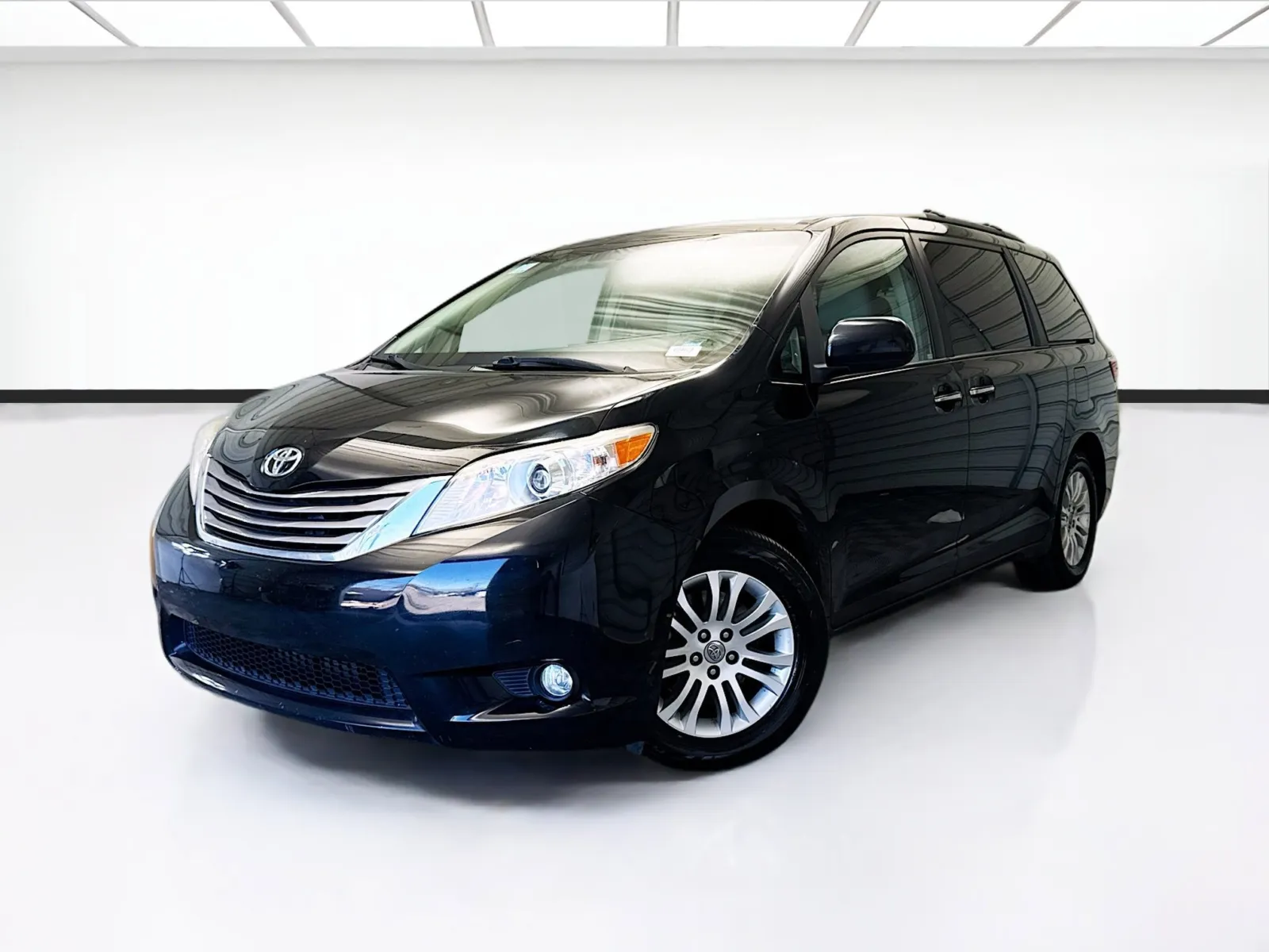 Black 2017 Toyota Sienna XLE 7 Passenger for sale in Montclair, CA