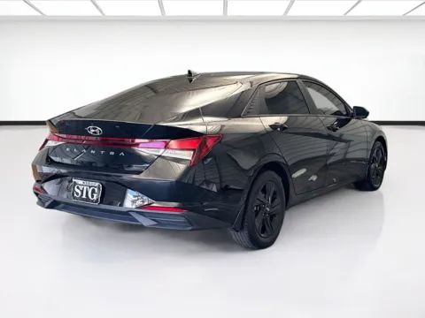 More photos of 2022 Hyundai Elantra SEL at STG Montclair, CA
