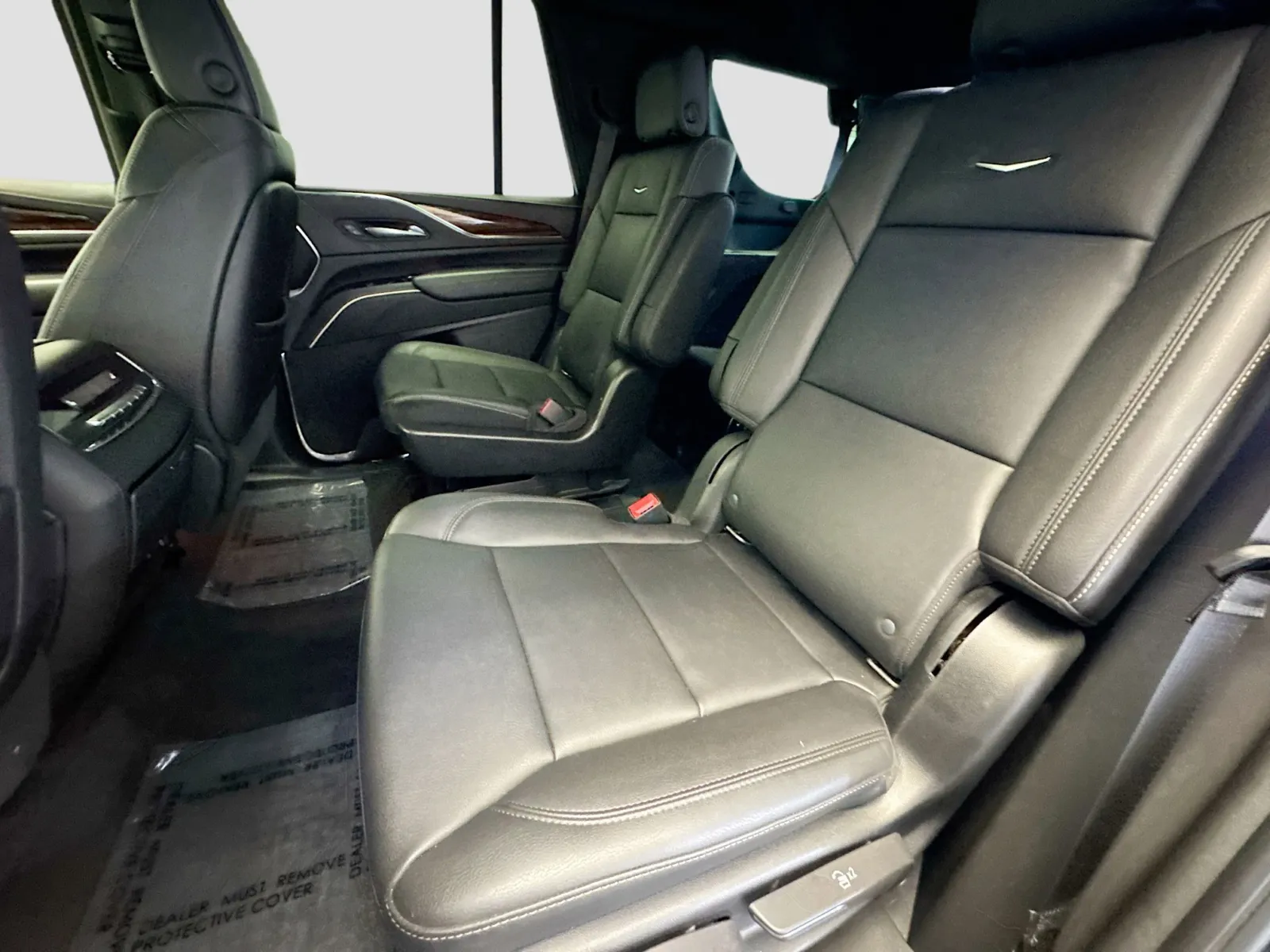 2021 Cadillac Escalade Luxury photo 4