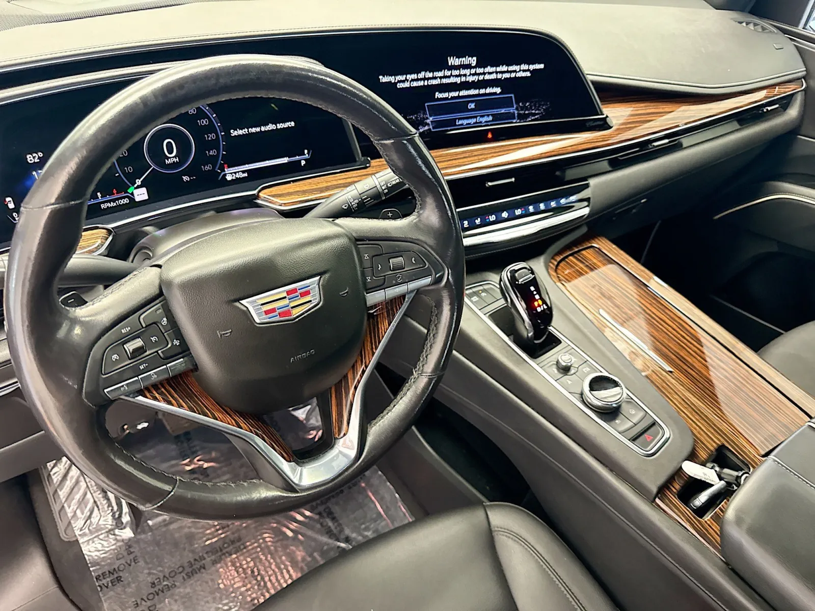 2021 Cadillac Escalade Luxury photo 2