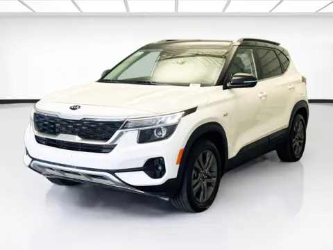 White 2021 Kia Seltos S for sale in Montclair, CA