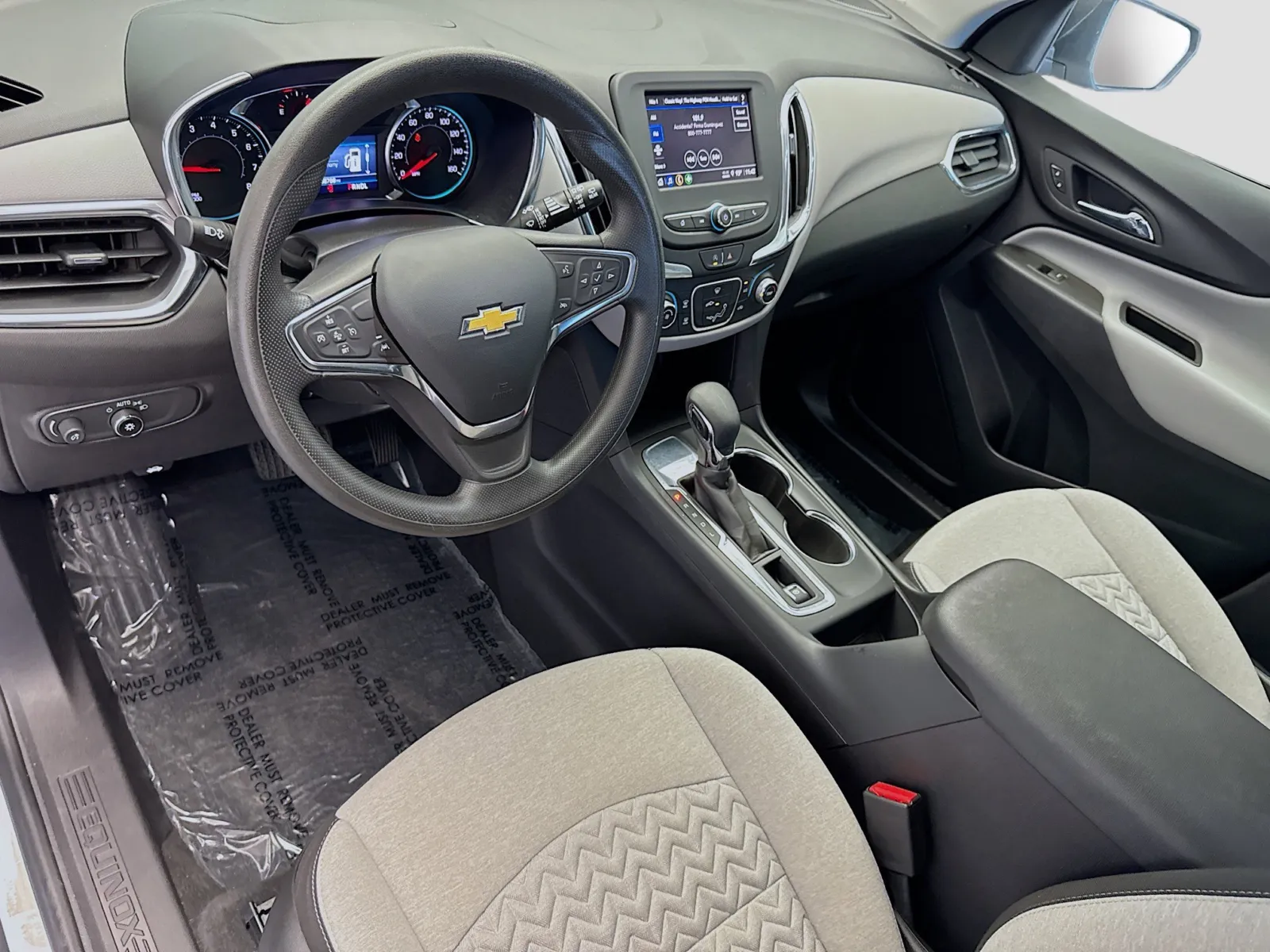 2024 Chevrolet Equinox LS photo 3