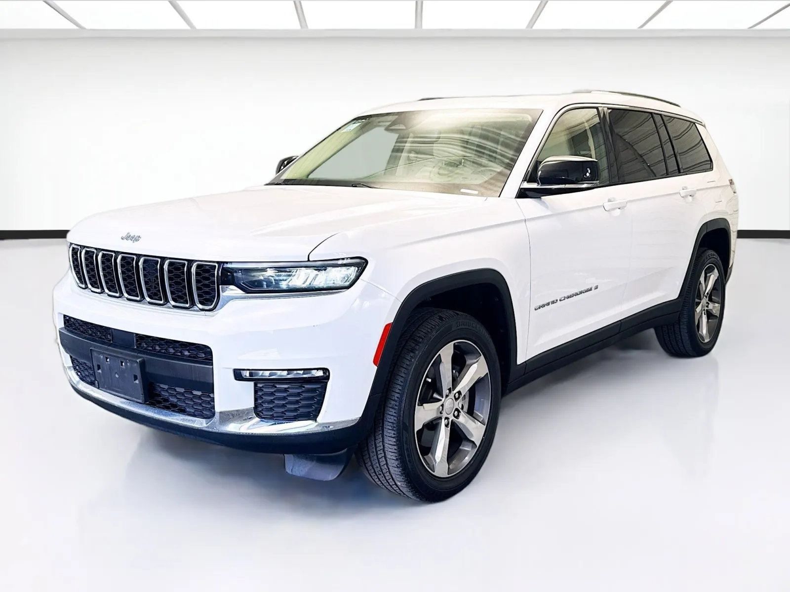 White 2022 Jeep Grand Cherokee L Limited for sale in Montclair, CA