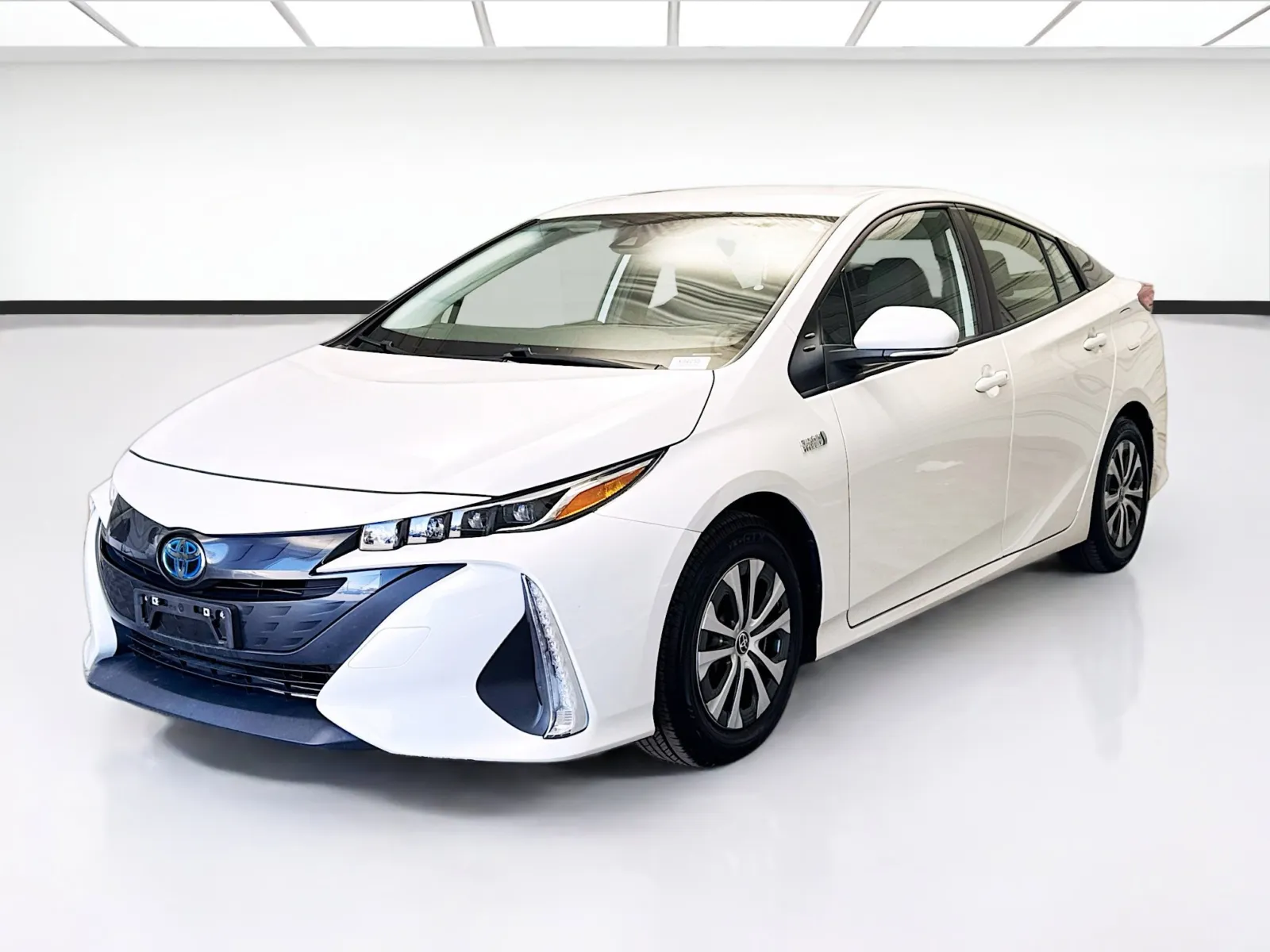 White 2021 Toyota Prius Prime XLE for sale in Montclair, CA