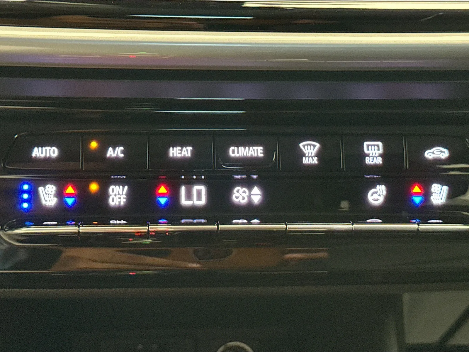 2023 Chevrolet Bolt EUV Premier photo 4