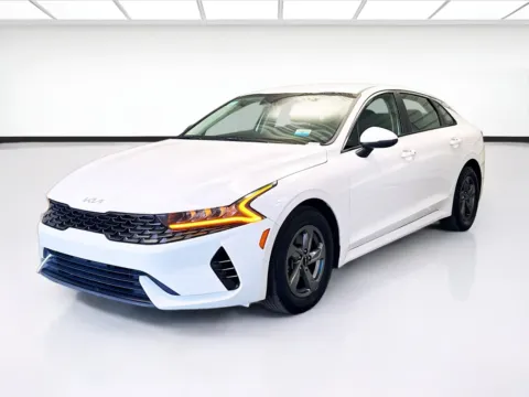 White 2022 Kia K5 LXS for sale in Montclair, CA
