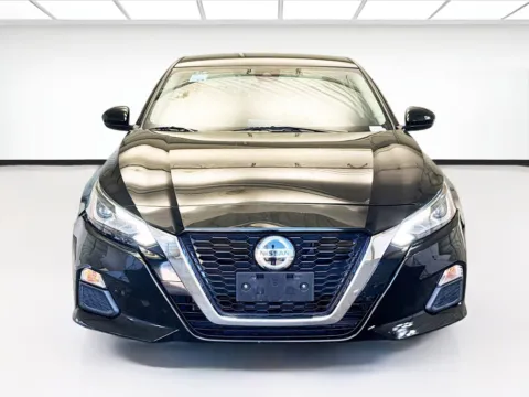 Photos of 2021 Nissan Altima 2.5 SV for sale in Montclair, CA at STG Montclair