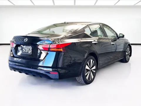 More photos of 2021 Nissan Altima 2.5 SV at STG Montclair, CA