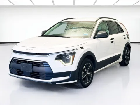 White 2023 Kia Niro EX for sale in Montclair, CA