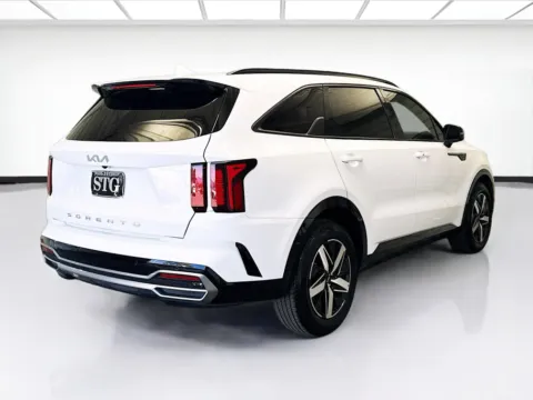 More photos of 2022 Kia Sorento S at STG Montclair, CA