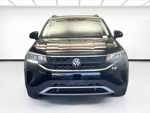 Photos of 2022 Volkswagen Taos 1.5T SE for sale in Montclair, CA at STG Montclair