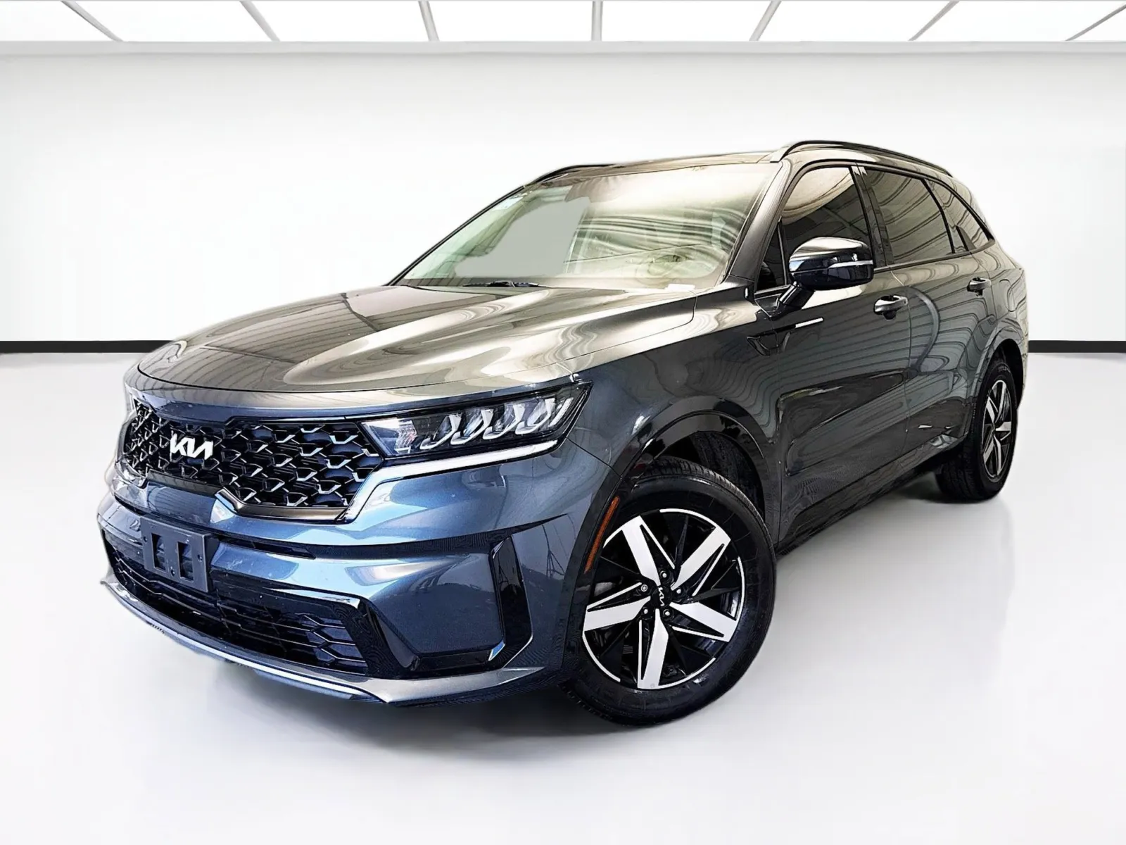 Gray 2023 Kia Sorento S for sale in Montclair, CA