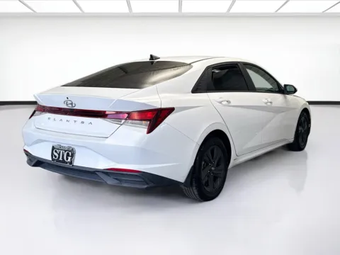 More photos of 2022 Hyundai Elantra SEL at STG Montclair, CA