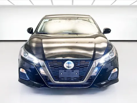 Photos of 2022 Nissan Altima 2.5 SR for sale in Montclair, CA at STG Montclair