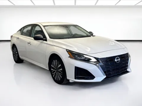 Another view of 2024 Nissan Altima 2.5 SV for sale in Montclair, CA at STG Montclair