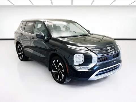 Another view of 2022 Mitsubishi Outlander SE for sale in Montclair, CA at STG Montclair