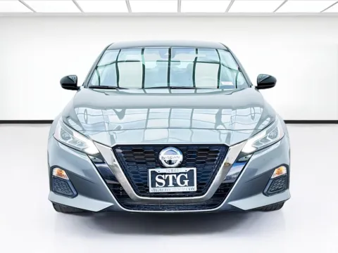 Photos of 2022 Nissan Altima 2.5 SR for sale in Montclair, CA at STG Montclair