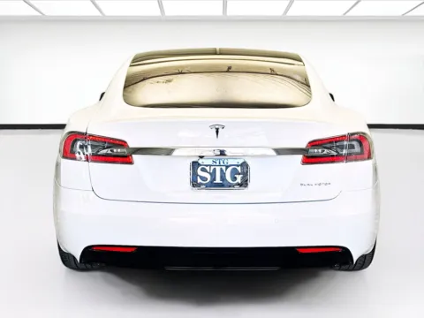 More photos of 2020 Tesla Model S at STG Montclair, CA