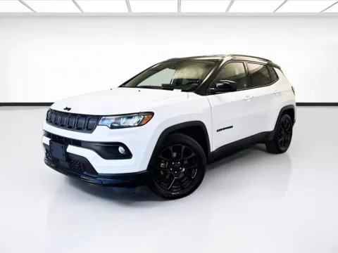 White 2022 Jeep Compass Altitude for sale in Montclair, CA