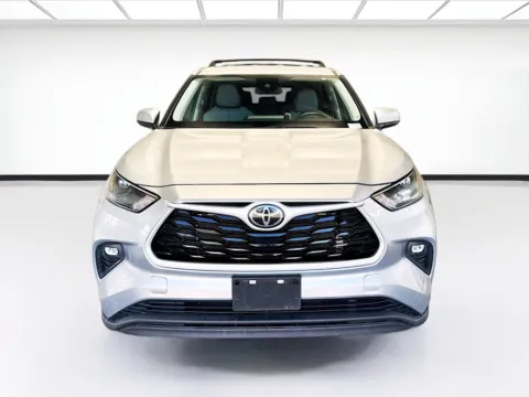 Photos of 2022 Toyota Highlander LE for sale in Montclair, CA at STG Montclair